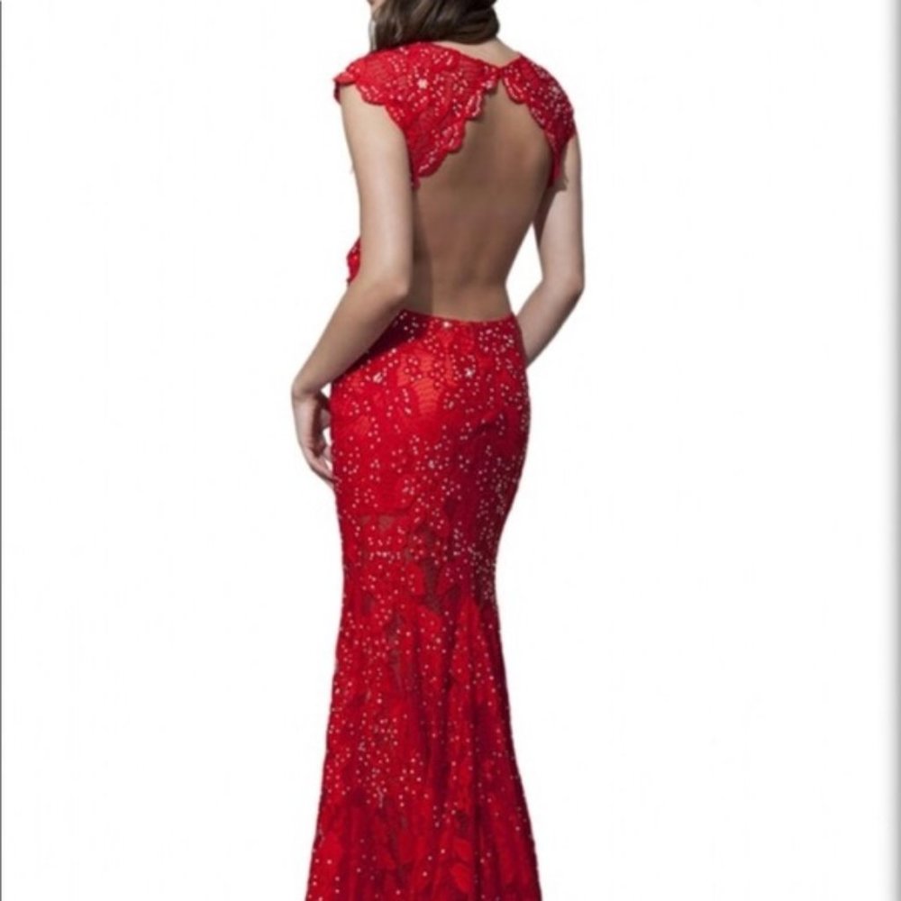 JOVANI OPEN BACK GOWN-RED